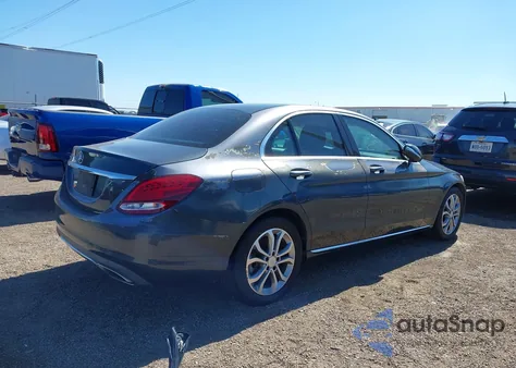 2015 Mercedes-Benz C 300 Luxury/Sport из США, поврежденный, VIN 55SWF4JB9FU057595
